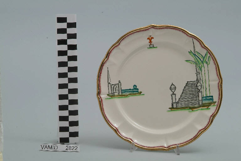 Veduta di un approdo con palme ed elementi caratteristici del Lago Maggiore (piatto da frutta) di Andlovitz Guido; Società Ceramica Italiana Laveno (sec. XX)