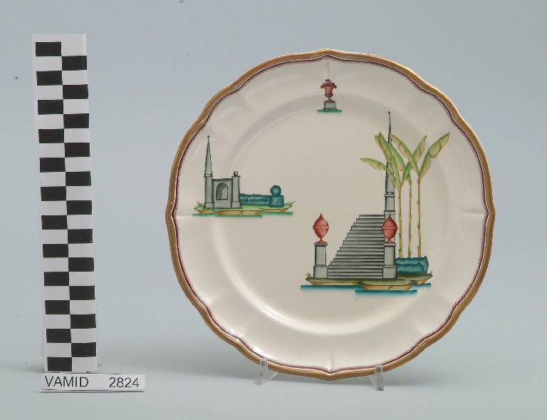 Veduta di un approdo con palme ed elementi caratteristici del Lago Maggiore (piatto da frutta) di Andlovitz Guido; Società Ceramica Italiana Laveno (sec. XX)