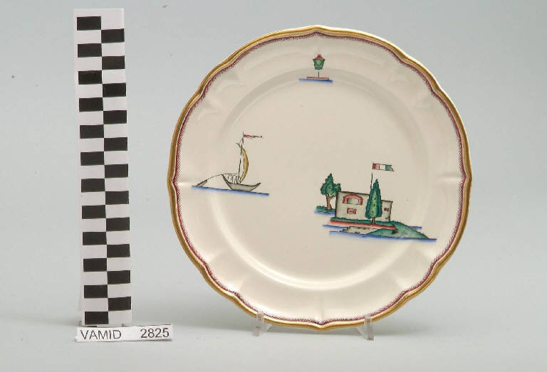 Veduta di un fortino ed elementi caratteristici del Lago Maggiore (piatto da frutta) di Andlovitz Guido; Società Ceramica Italiana Laveno (sec. XX)