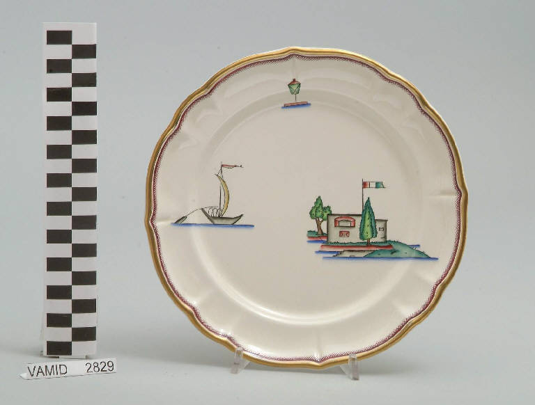 Veduta di un fortino ed elementi caratteristici del Lago Maggiore (piatto da frutta) di Andlovitz Guido; Società Ceramica Italiana Laveno (sec. XX)