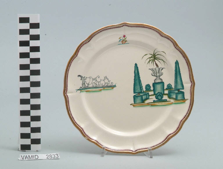 Veduta di un giardino all'italiana ed elementi caratteristici del Lago Maggiore (piatto da frutta) di Andlovitz Guido; Società Ceramica Italiana Laveno (sec. XX)
