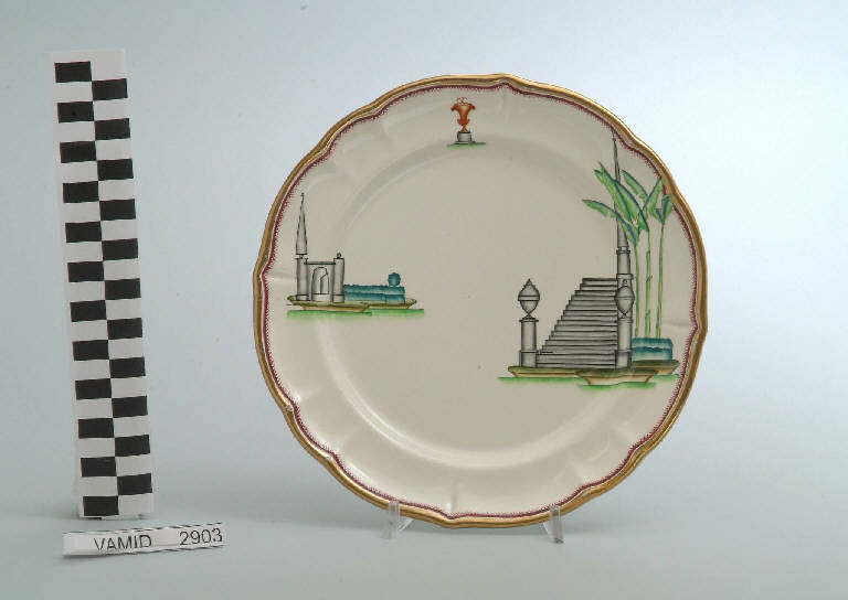 Veduta di un approdo con palme ed elementi caratteristici del Lago Maggiore (piatto da frutta) di Andlovitz Guido; Società Ceramica Italiana Laveno (sec. XX)