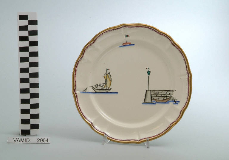 Veduta di un porticciolo con una barca da pesca all'ancora ed elementi caratteristici del Lago Maggiore (piatto da frutta) di Andlovitz Guido; Società Ceramica Italiana Laveno (sec. XX)