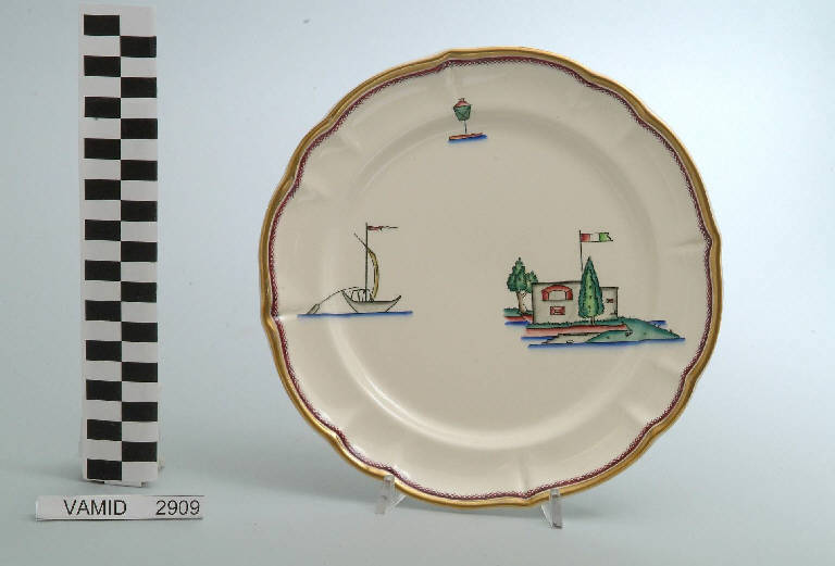 Veduta di un fortino ed elementi caratteristici del Lago Maggiore (piatto da frutta) di Andlovitz Guido; Società Ceramica Italiana Laveno (sec. XX)