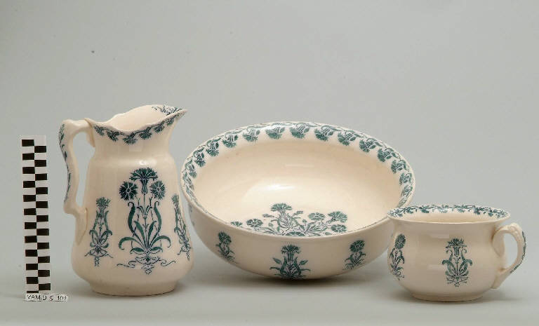 Campanule (servizio igienico da camera) di Villeroy & Boch (fine/inizio secc. XIX/ XX)