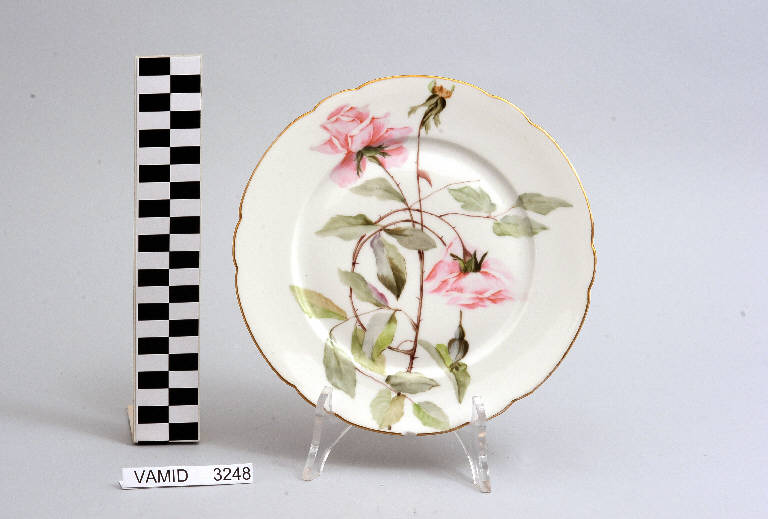 Rose (piatto piano) di Società Ceramica Richard Ginori (primo quarto sec. XX)