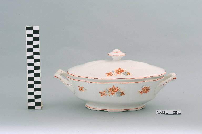 Motivi decorativi floreali (zuppiera) di Società Ceramica Revelli (sec. XX)