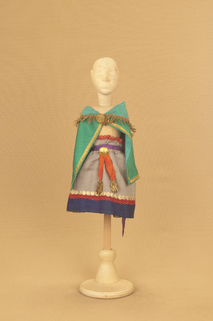 Continente Australia (abito di marionetta) di Colla, Carlo II; Colla, Rosina; Compagnia Carlo Colla e Figli - ambito Italia settentrionale||ambito Italia settentrionale (fine sec. XIX)