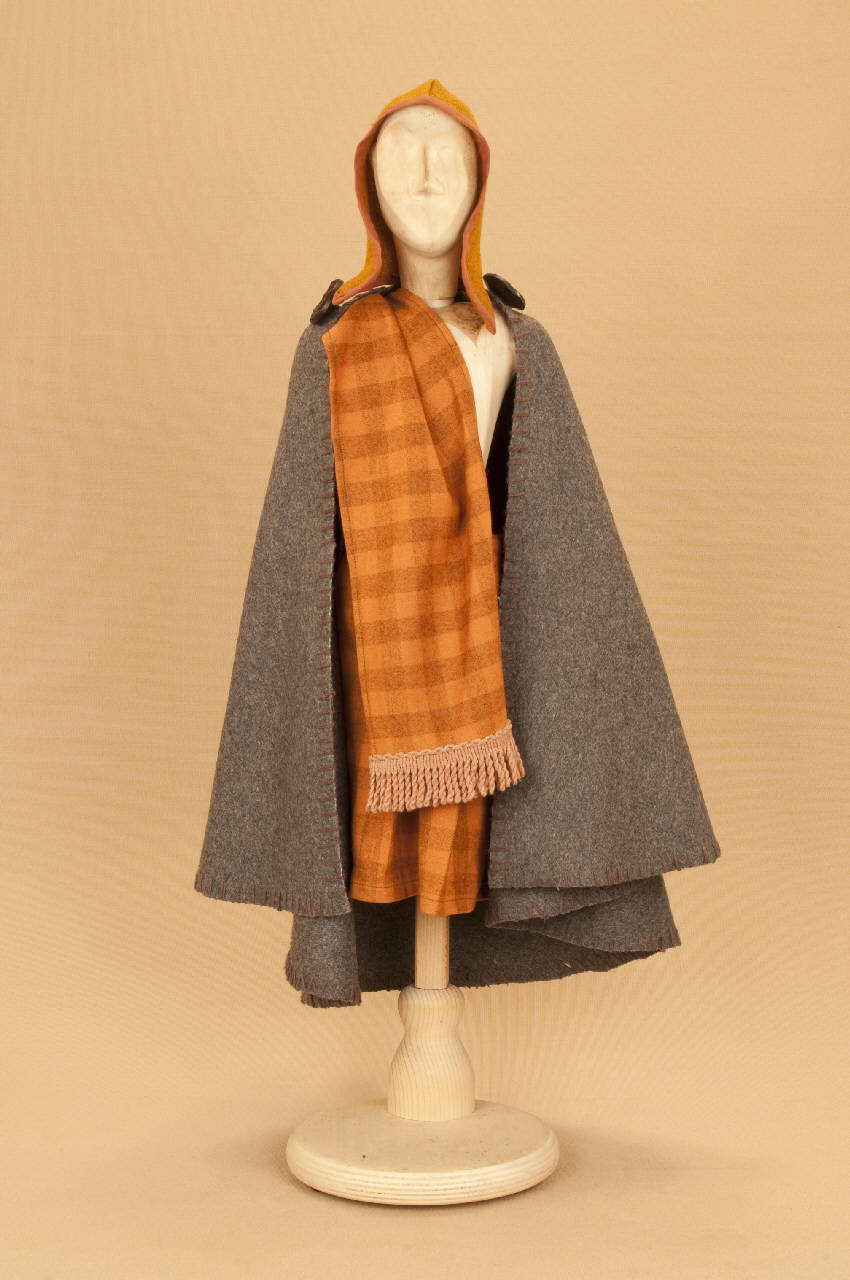 Scozzese portatore di stendardo (abito di marionetta) di Di Marco, Cecilia; Di Marco, Cecilia; Stoeber, Petra - ambito milanese||ambito milanese (prima metà sec. XXI)