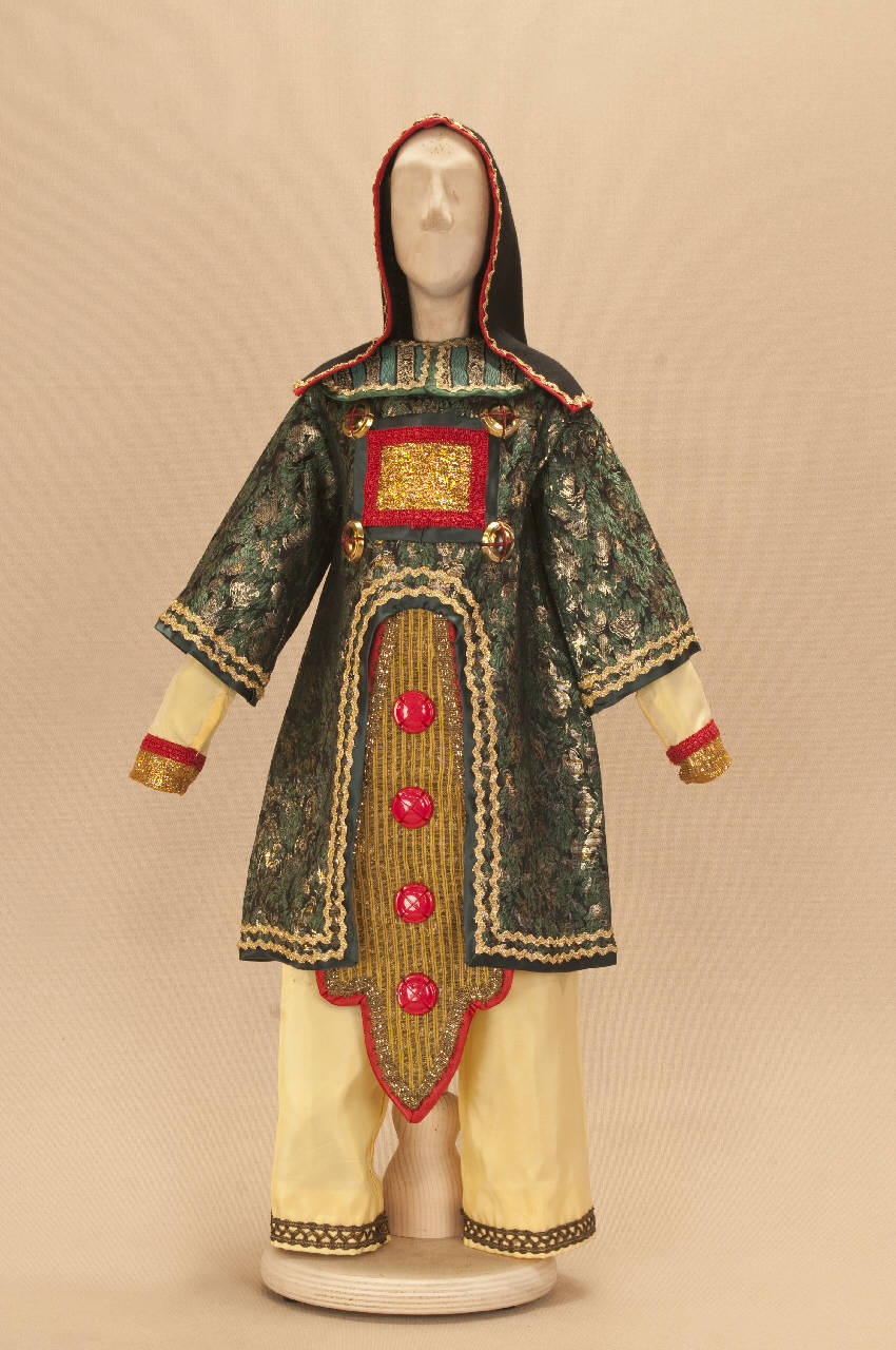 Porta Insegna (abito di marionetta) di Monti, Eugenio; Associazione Grupporiani - ambito milanese||ambito milanese (inizio sec. XXI)