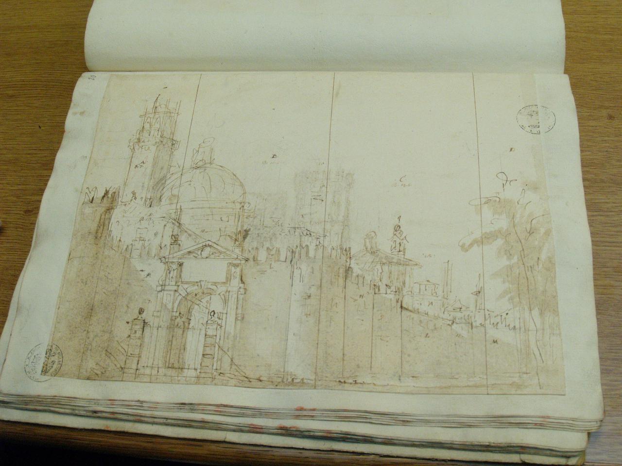 Mura di città, Mura esterne di una città con porta monumentale (disegno per scenografia) di Galliari, Fabrizio (attribuito) - ambito Italia settentrionale (secc. XVIII/ XIX)