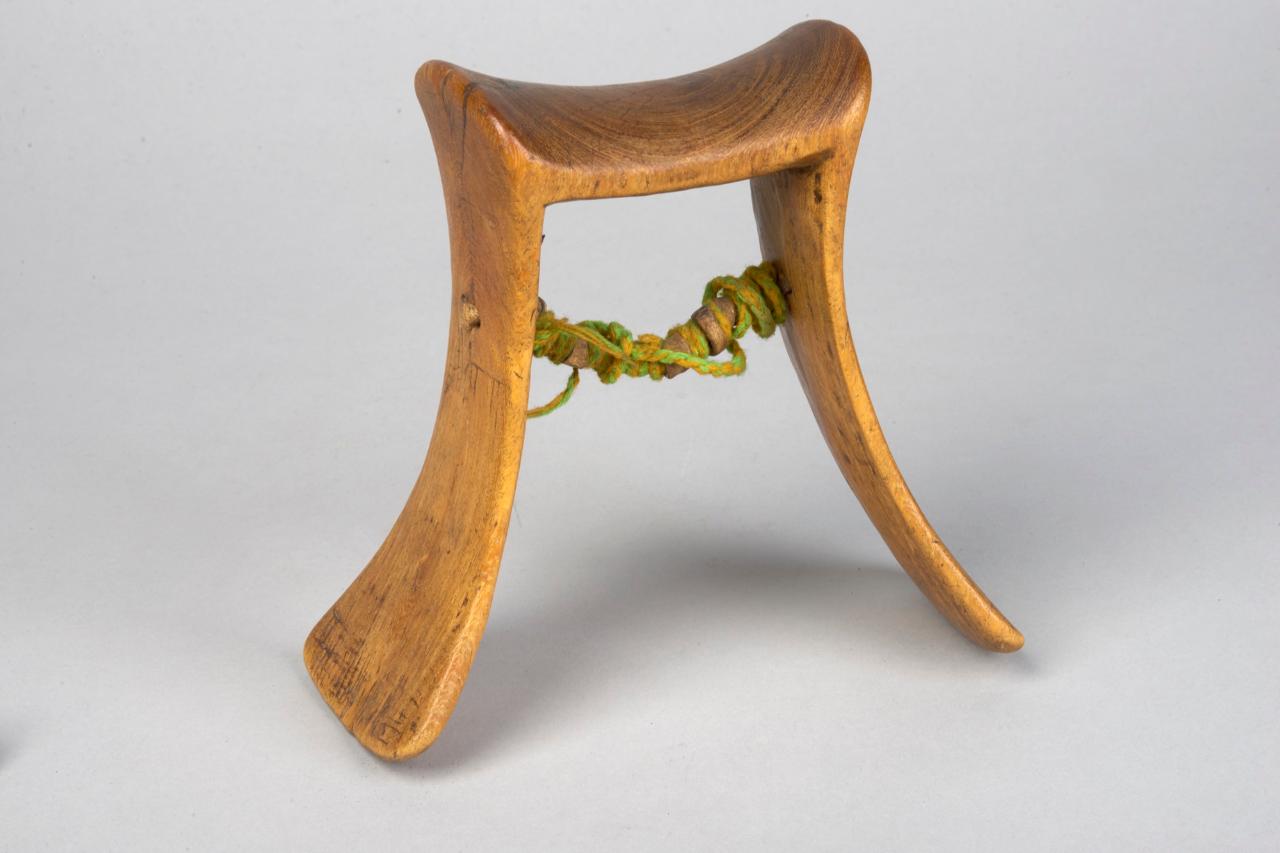 appoggiatesta - popolazione Karamajong (sec. XX)