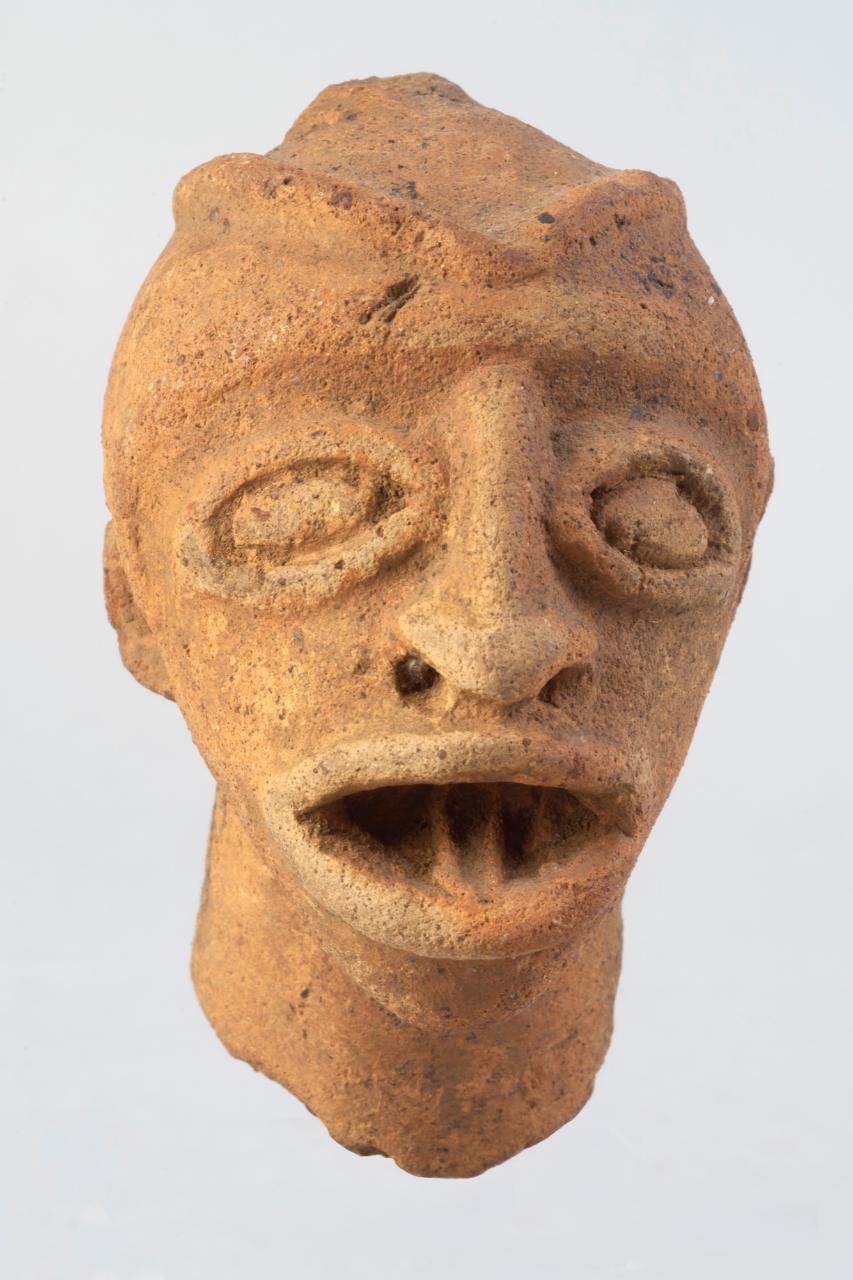 frammento di statua (testa) - popolazione Koma (secc. XVI/ XVII)