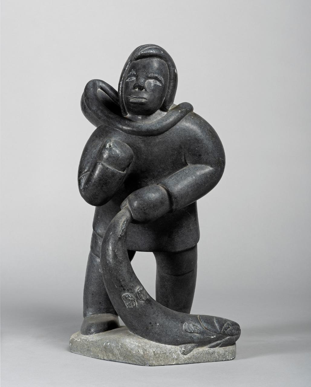Uomo che lotta con una foca, Animali e figure umane (scultura) di Qumaluk, Pov - popolazione Inuit (seconda metà sec. XX)