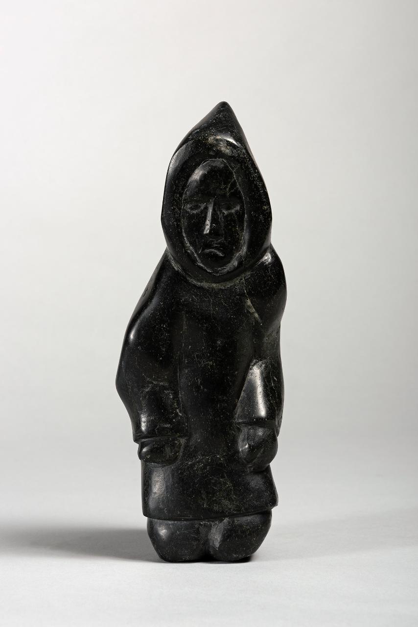 L' uomo inginocchiato/Inuk inginocchiato, Uomo (scultura) di popolazione Inuit - popolazione Inuit (seconda metà sec. XX)