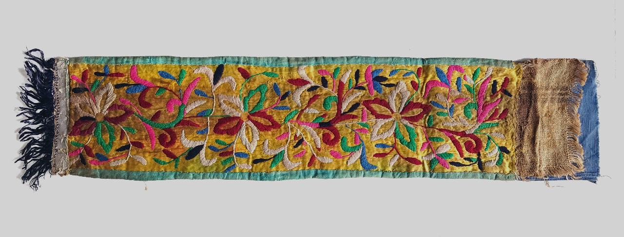 Fiori (frammento di paramento) - ambito Sud America (sec. XX)