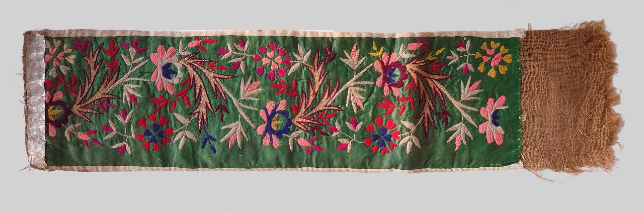 Fiori (frammento di paramento) - ambito Sud America (sec. XX)