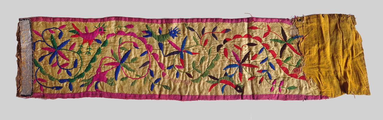 Fiori e uccelli (frammento di paramento) - ambito Sud America (sec. XX)