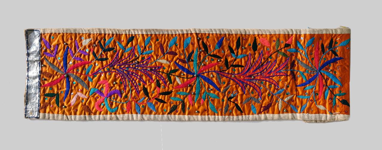 Fiori (frammento di paramento) - ambito Sud America (sec. XX)