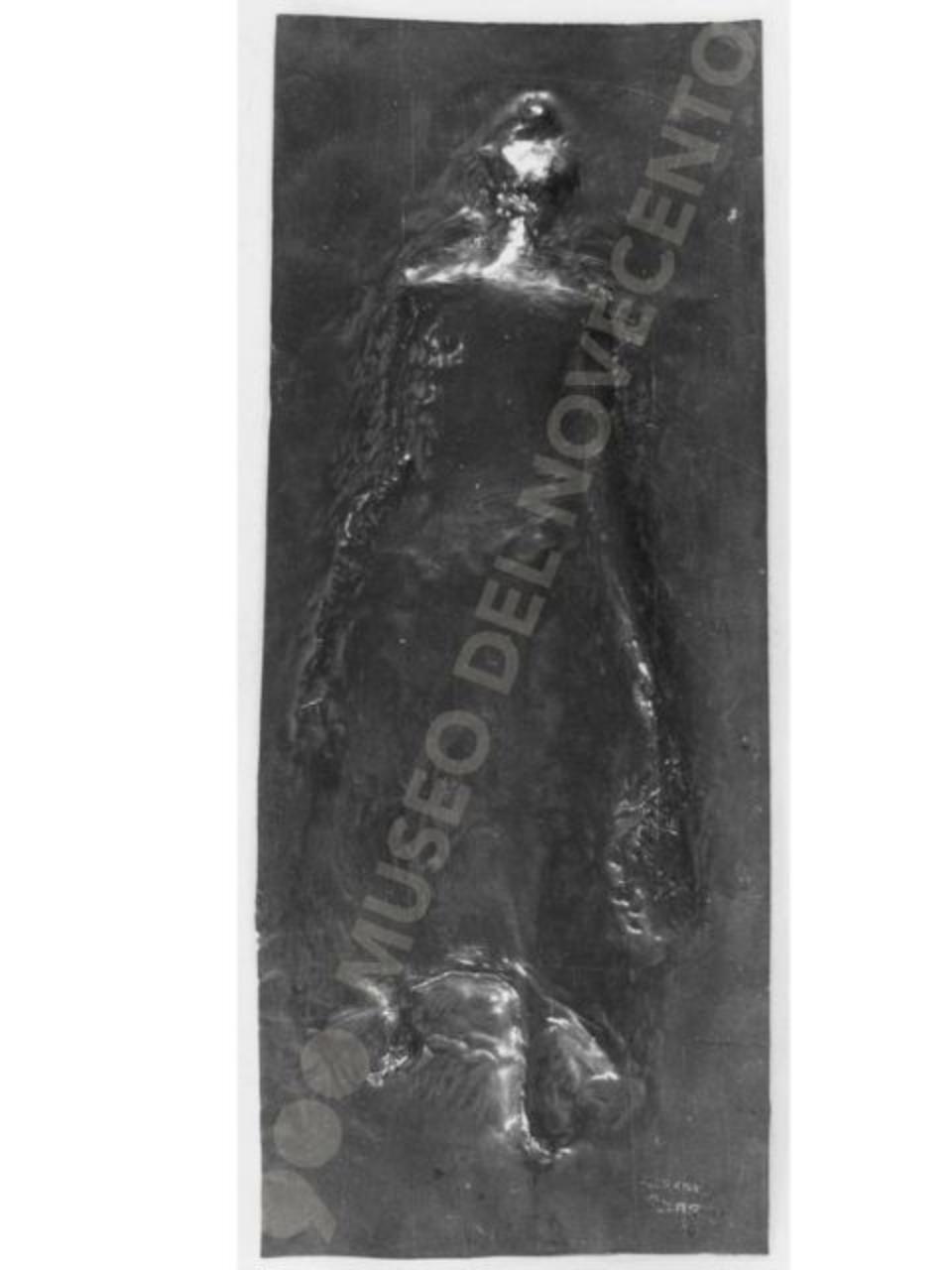 La spesa, figura umana (bassorilievo) di Guerrini, Lorenzo (seconda metà sec. XX)
