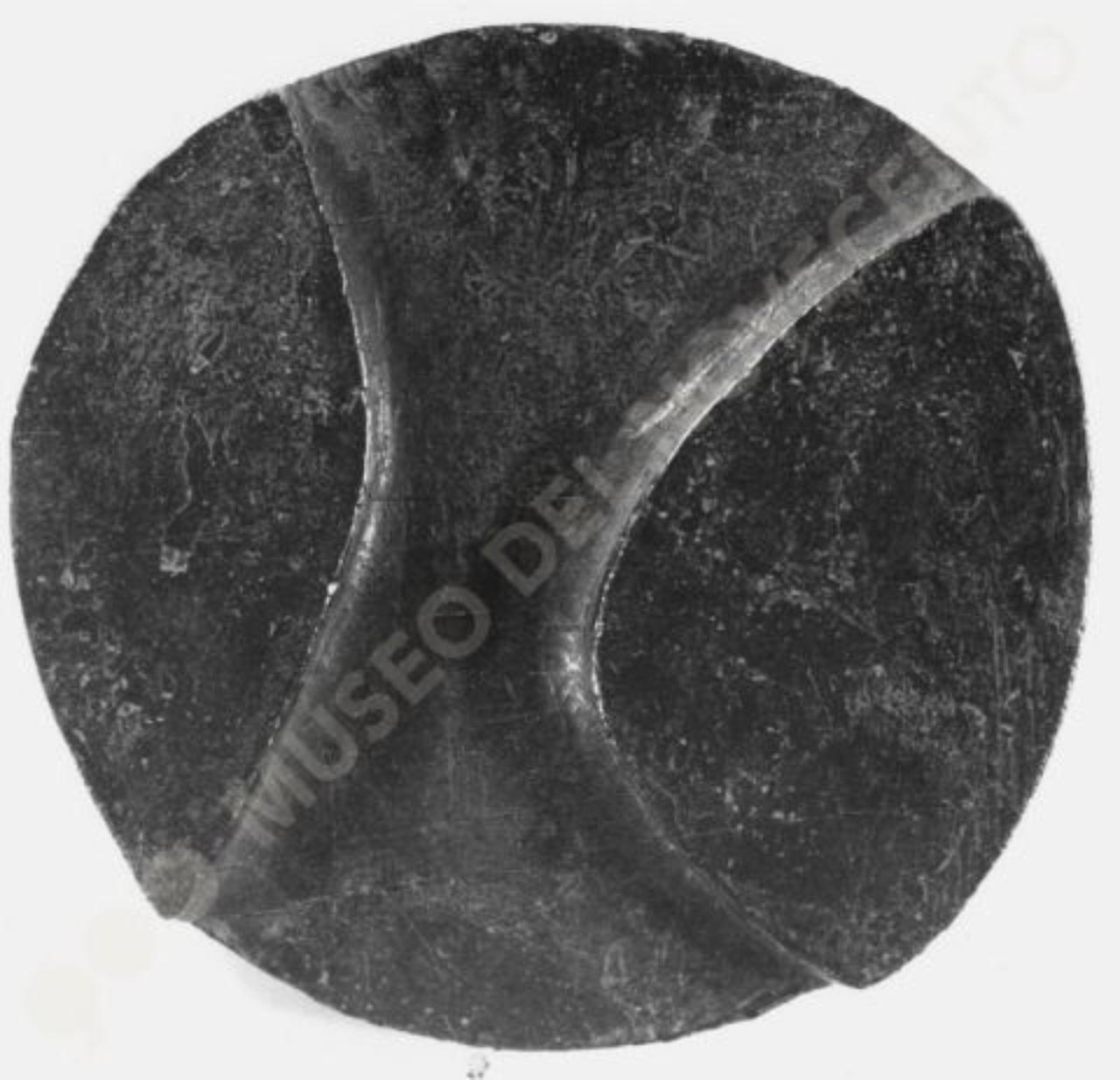 Impronta plastica severa, composizione astratta (bassorilievo) di Guerrini, Lorenzo (seconda metà sec. XX)