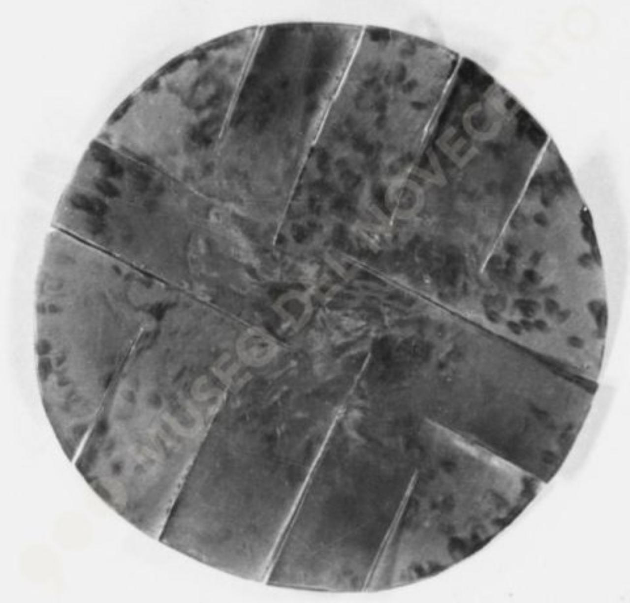 Studio per medaglia tagliata n.4, composizione astratta (bassorilievo) di Guerrini, Lorenzo (seconda metà sec. XX)