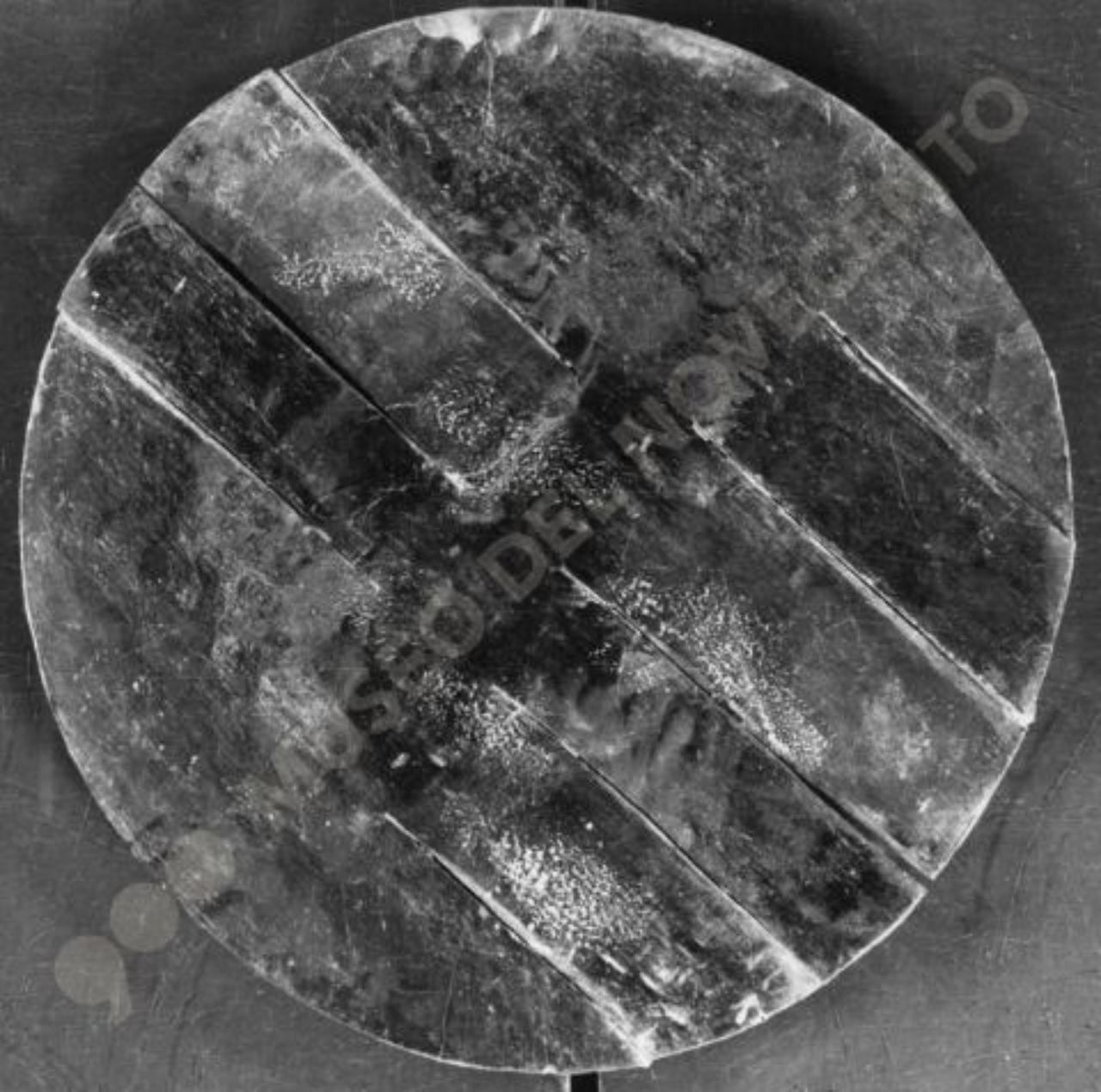 Medaglia tagliata, composizione astratta (bassorilievo) di Guerrini, Lorenzo (seconda metà sec. XX)