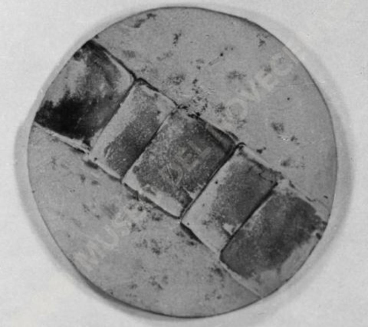 Medaglia a impronta, composizione astratta (bassorilievo) di Guerrini, Lorenzo (seconda metà sec. XX)