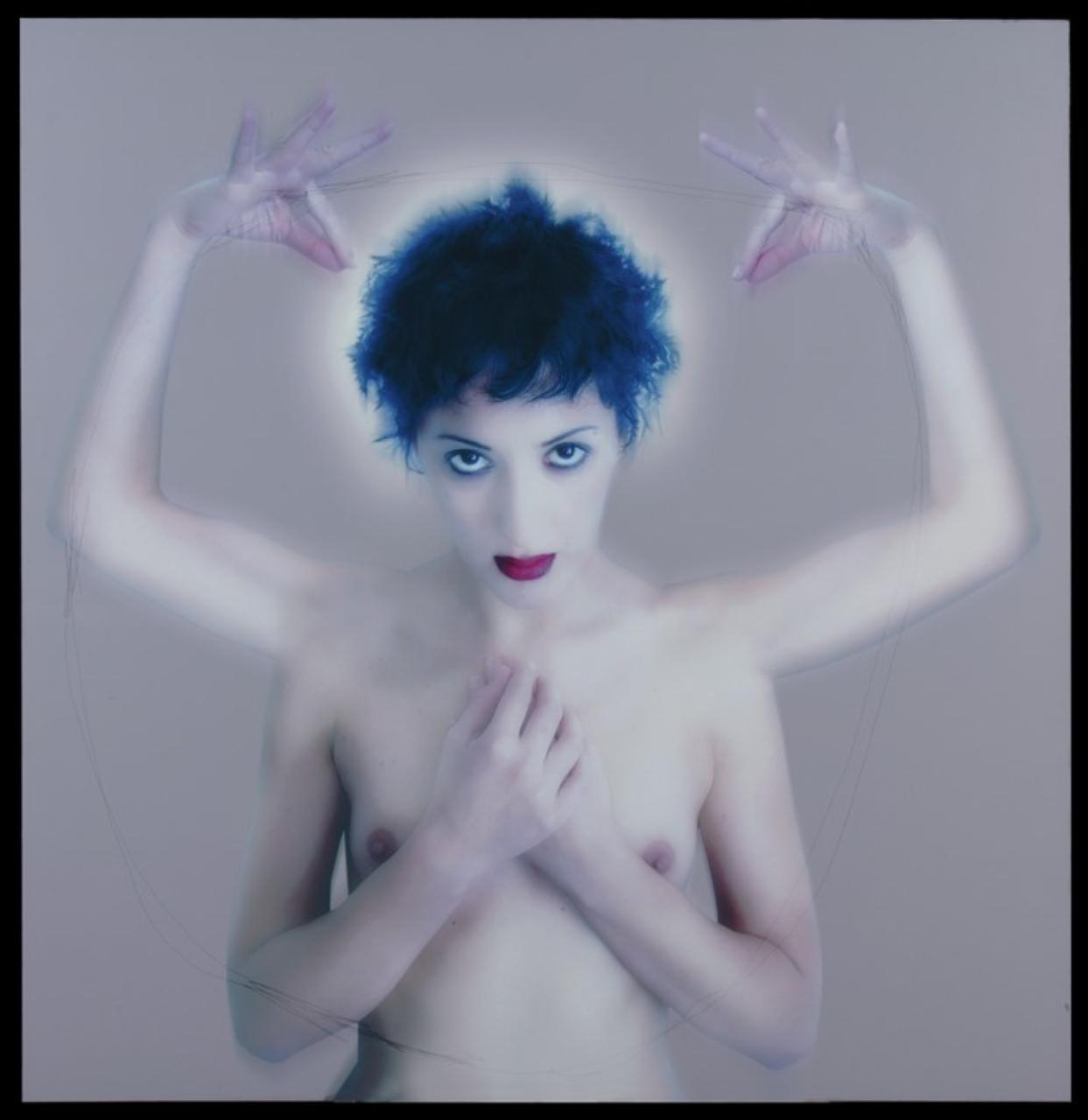 Annunciazione 2002, figura femminile (stampa digitale) di Basilè, Matteo (sec. XXI)