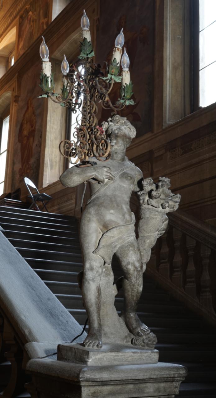 scultura reggilampada - scultore lombardo (sec. XVIII)