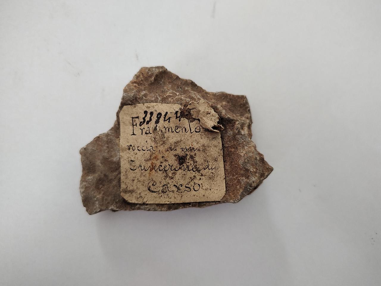 frammento di roccia - ambito italiano (seconda metà sec. XX)