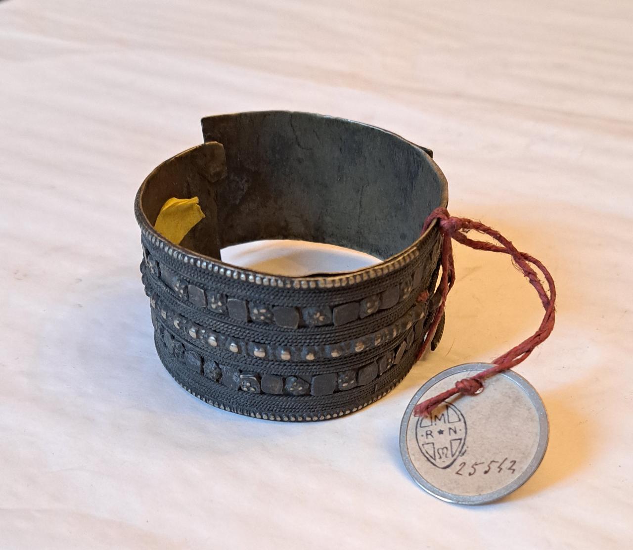 bracciale - ambito Africa orientale (prima metà sec. XX)