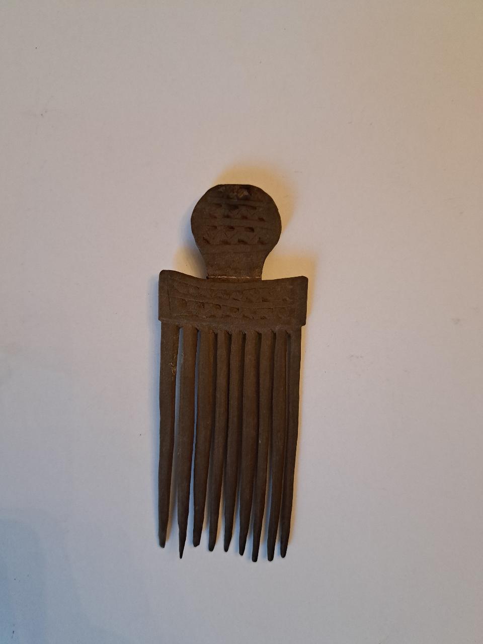 pettine - ambito Africa orientale (prima metà sec. XX)