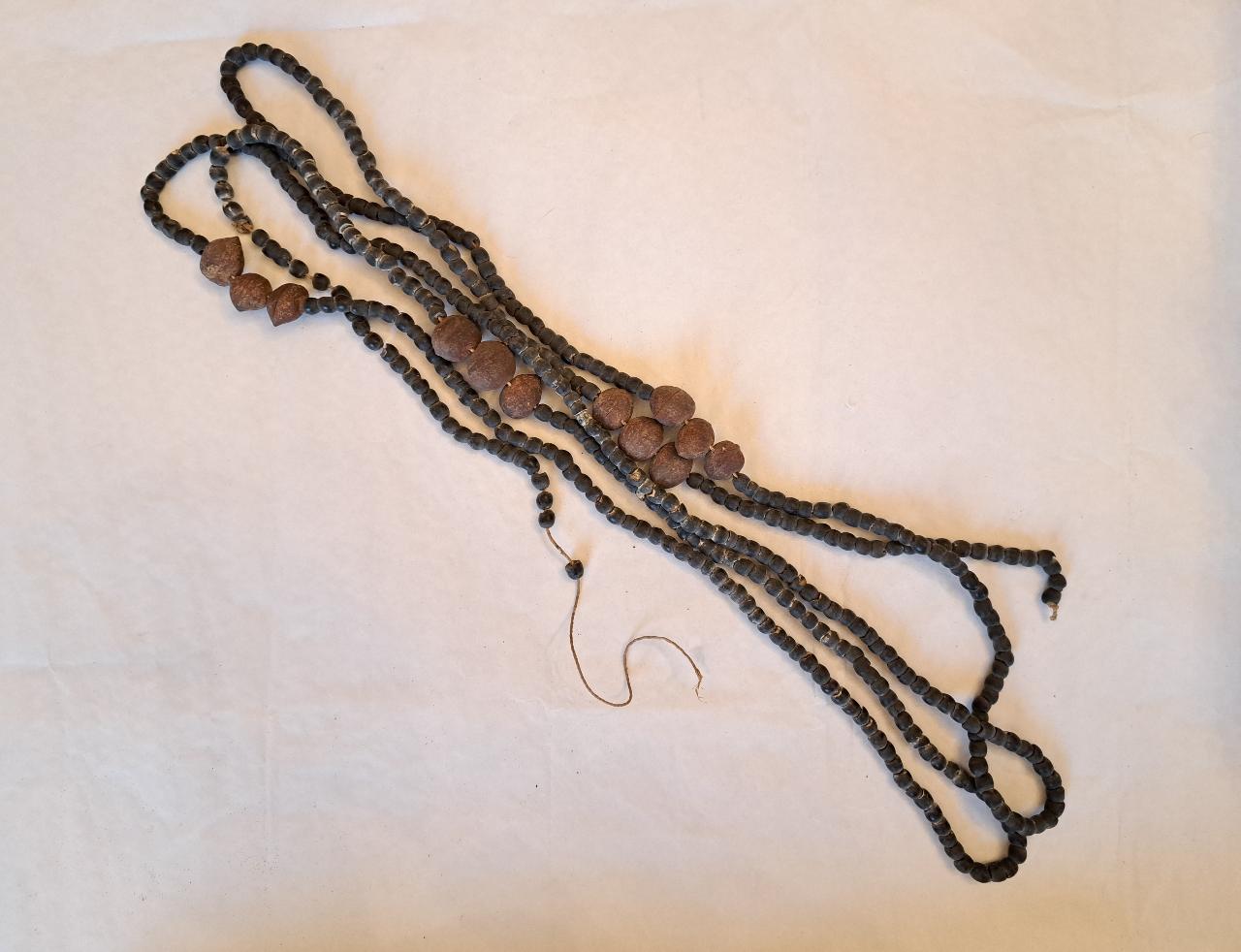 frammento di collana - ambito Africa (prima metà sec. XX)
