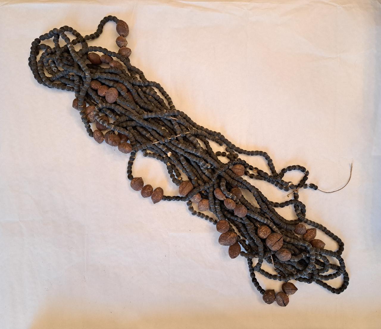 frammento di collana - ambito Africa (prima metà sec. XX)