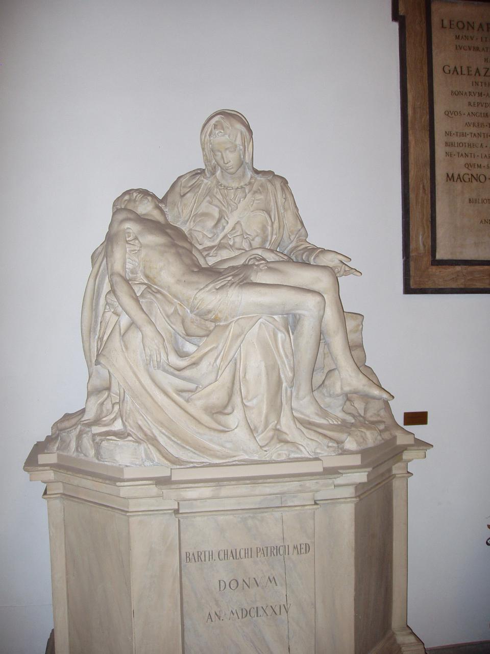 Pietà (copia da Michelangelo), pietà (scultura) di Leoni, Leone (sec. XVI)