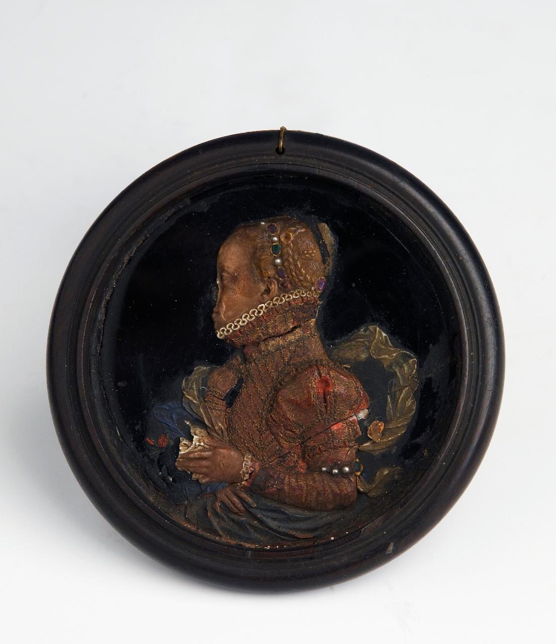 Busto dell'imperatrice Maria, moglie di Massimiliano II, busto dell'imperatrice Maria, moglie di Massimiliano II (rilievo) di Abondio, Antonio (seconda metà sec. XVI)