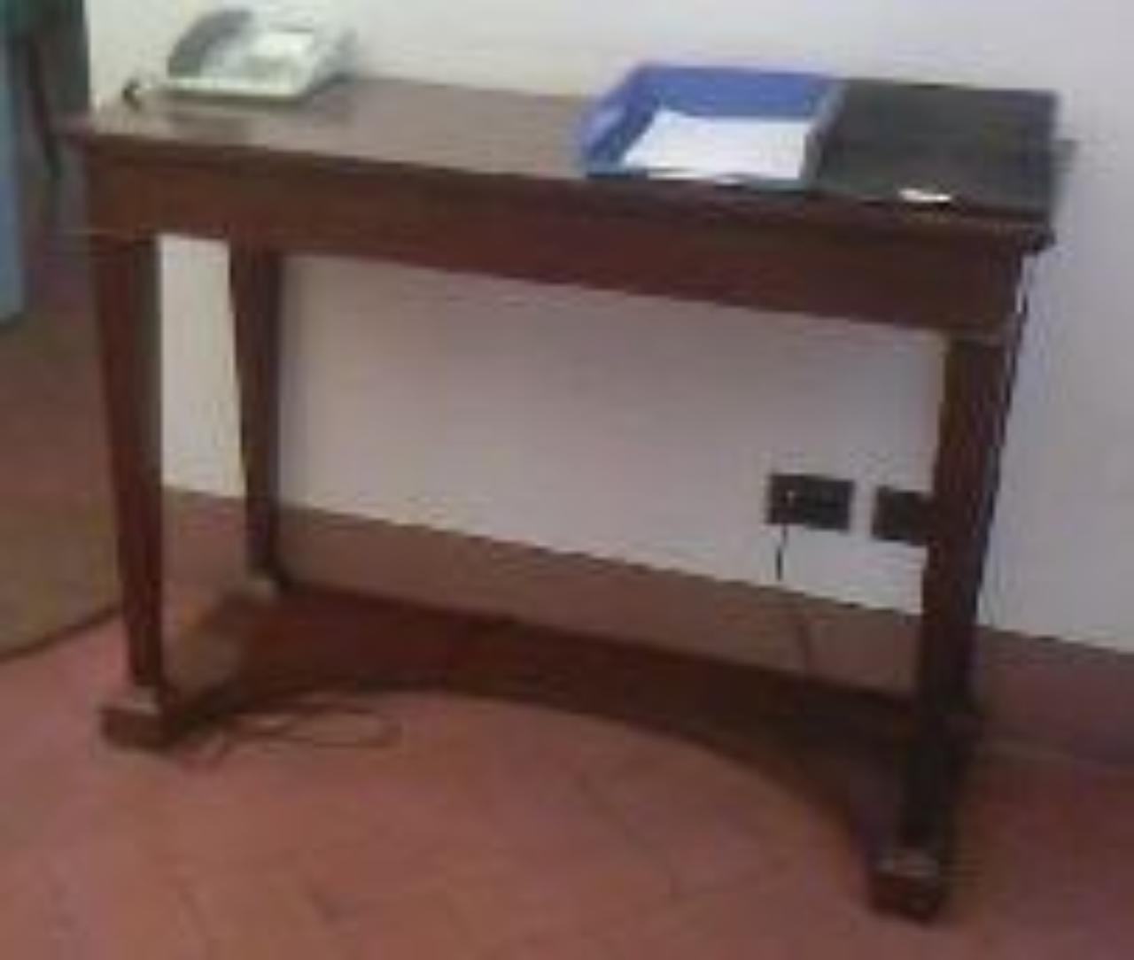 Tavolo in noce, tavolo (tavolo) di autore ignoto (n.d.)