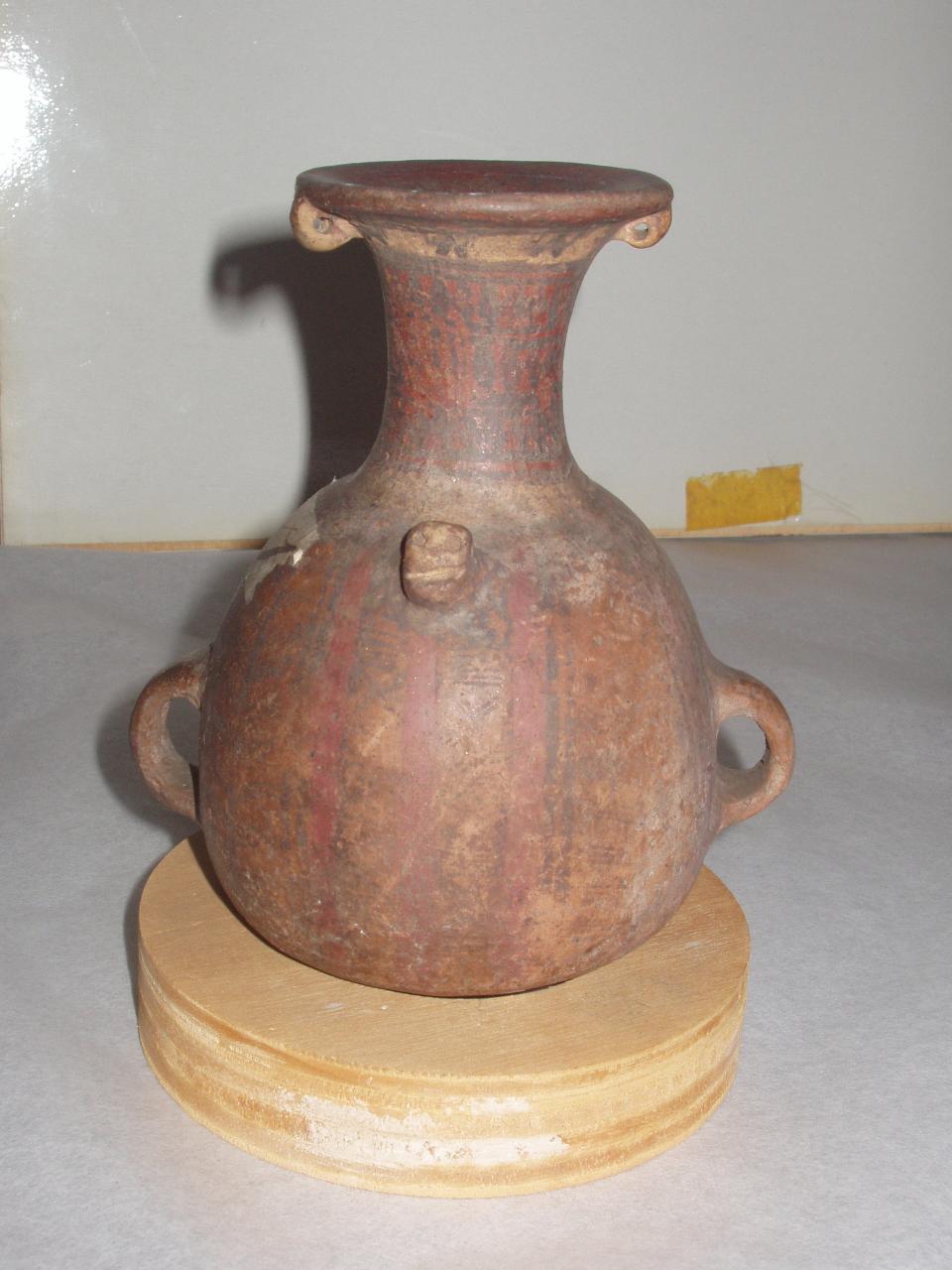 Aryballo (recipiente a base conica), motivi decorativi geometrici (aryballos) - produzione Inca (secc. XIV/ XVI)