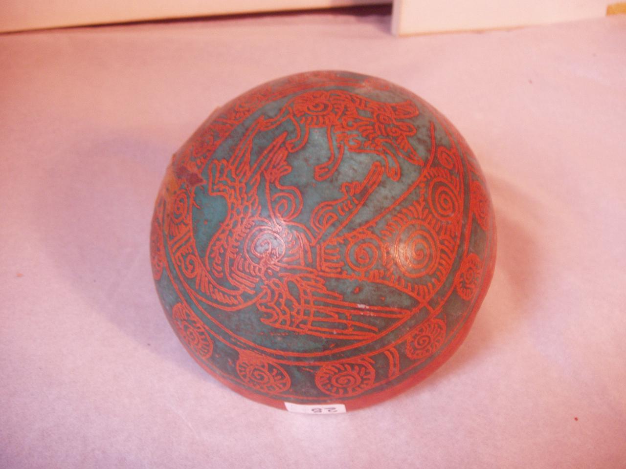 Ciotola, motivi decorativi zoomorfi e a spirale (ciotola) - ambito peruviano (secc. XVIII/ XIX)