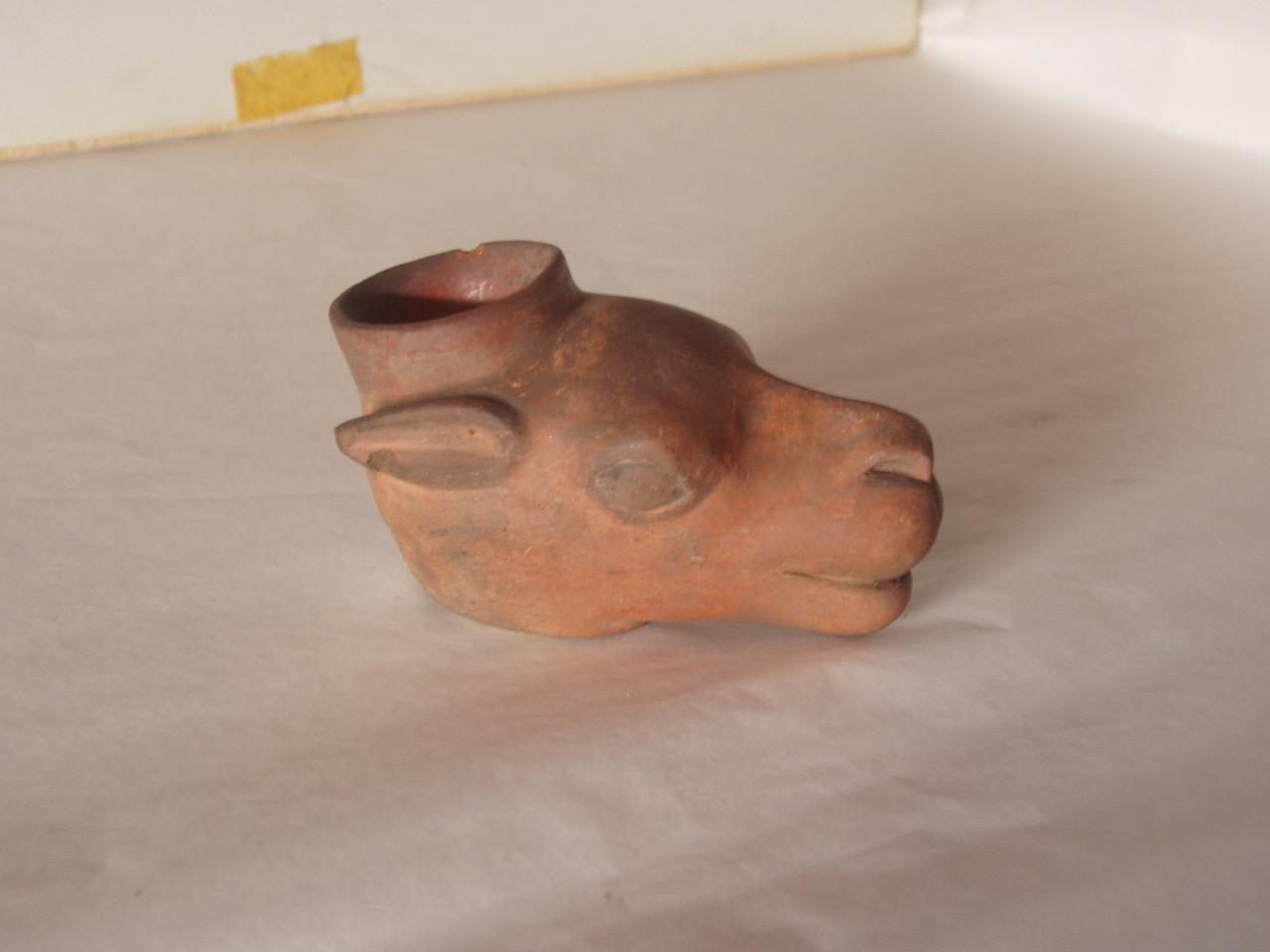 Contenitore a forma di lama, lama (recipiente) - produzione Inca (secc. XIV/ XVI)