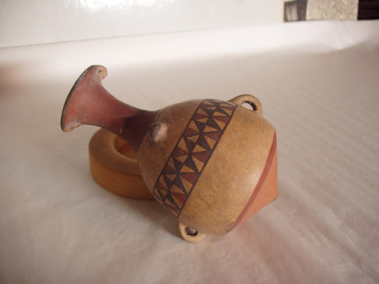 Aryballo (recipiente a base conica), motivi decorativi geometrici (aryballos) - produzione Inca (secc. XIV/ XVI)