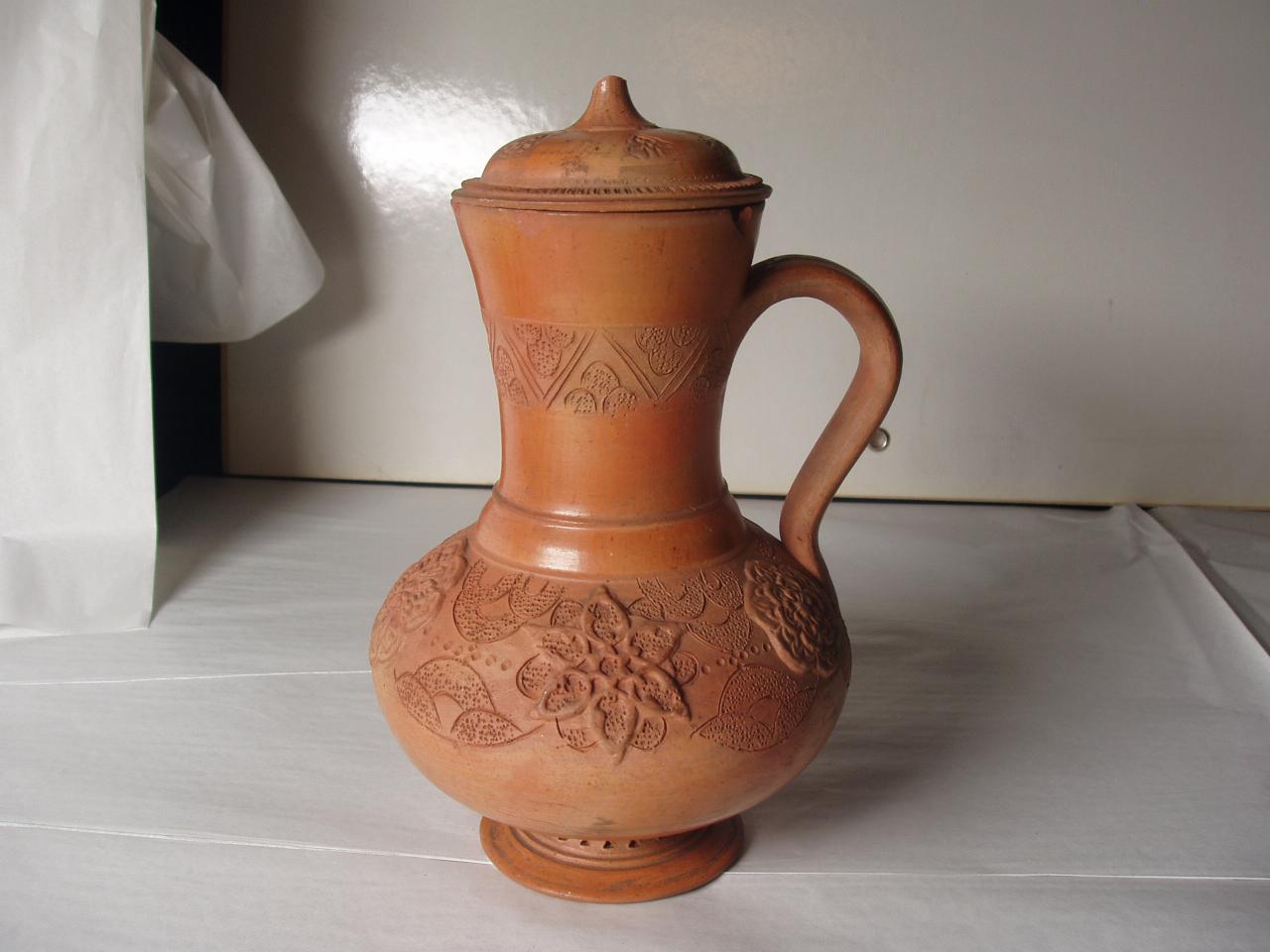 Brocchetta in ceramica, motivi decorativi geometrici e floreali (brocca) - ambito turco (secc. XVII/ XVIII)