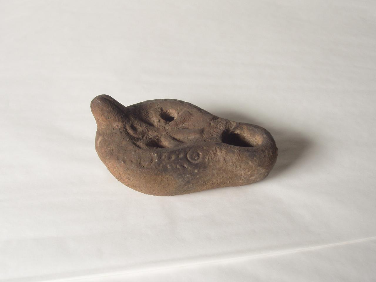 Lucerna "africana" o cristiana (lucerna) - ambito africano (secc. VI/ VII)