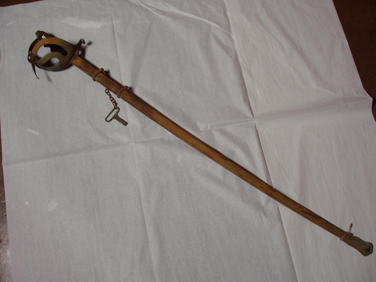 oggetto non identificato di autore ignoto (n.d.)