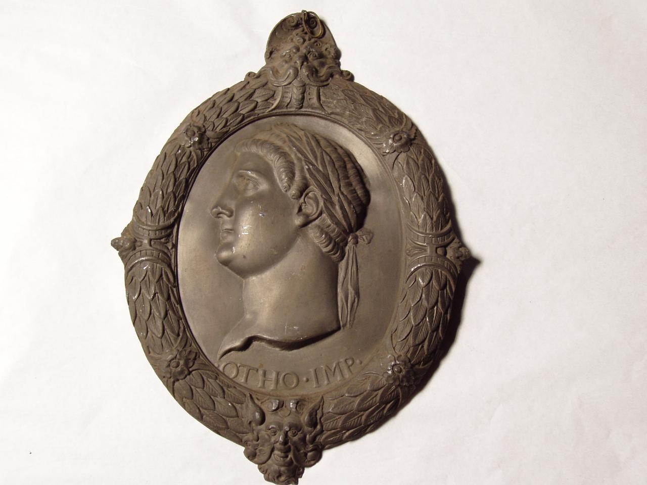 Altorilievo con figura di profilo di imperatore romano (rilievo) - n.d. (n.d.)