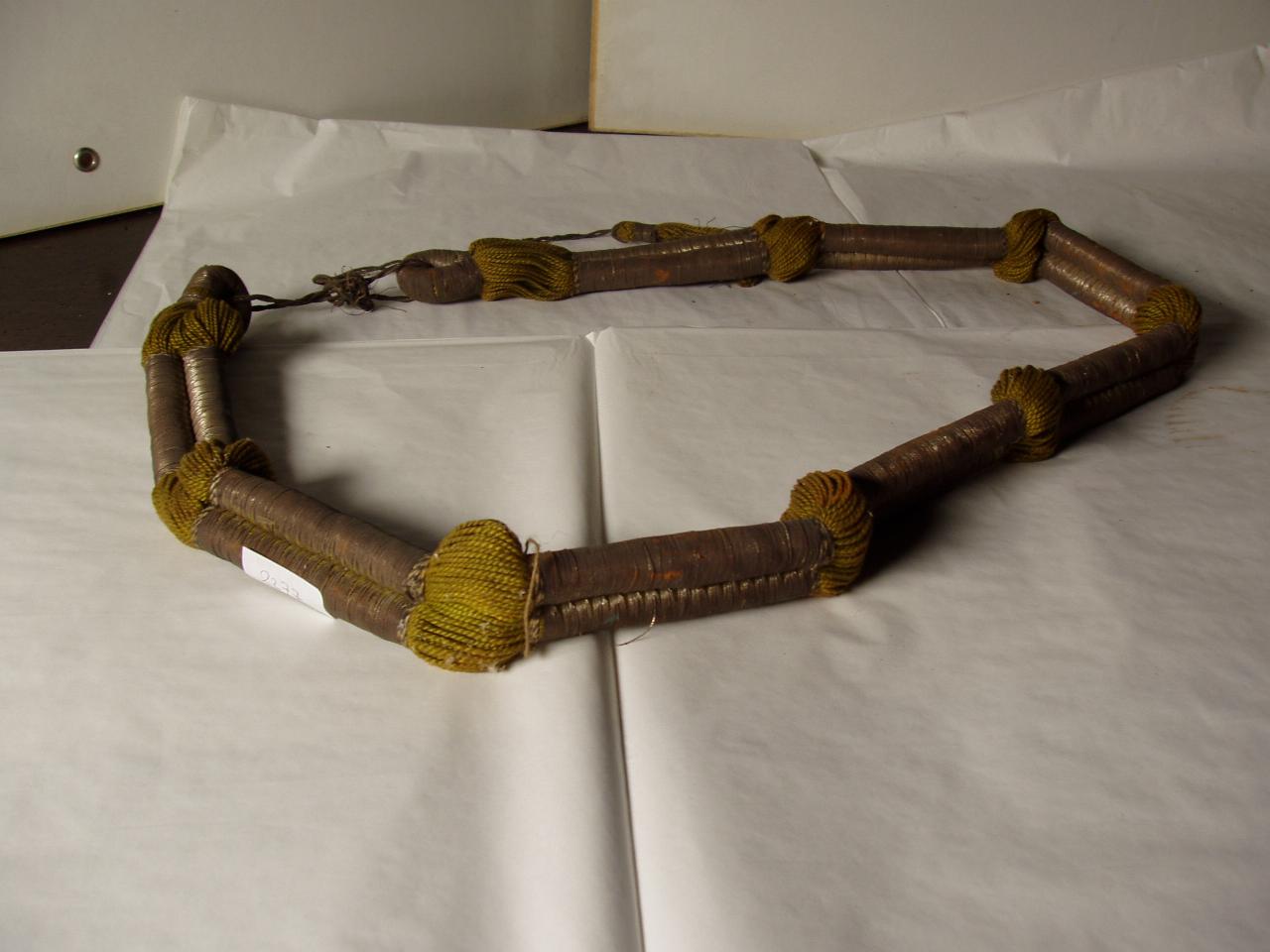 oggetto non identificato di autore ignoto (n.d.)