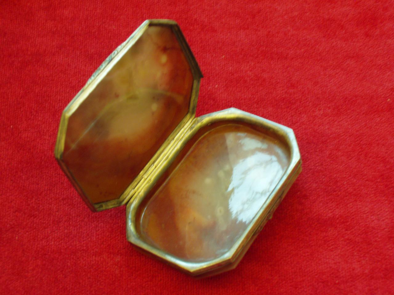 scatoletta ottagonale in agata e argento (scatola) - manifattura sconosciuta (prima metà sec. XIX)