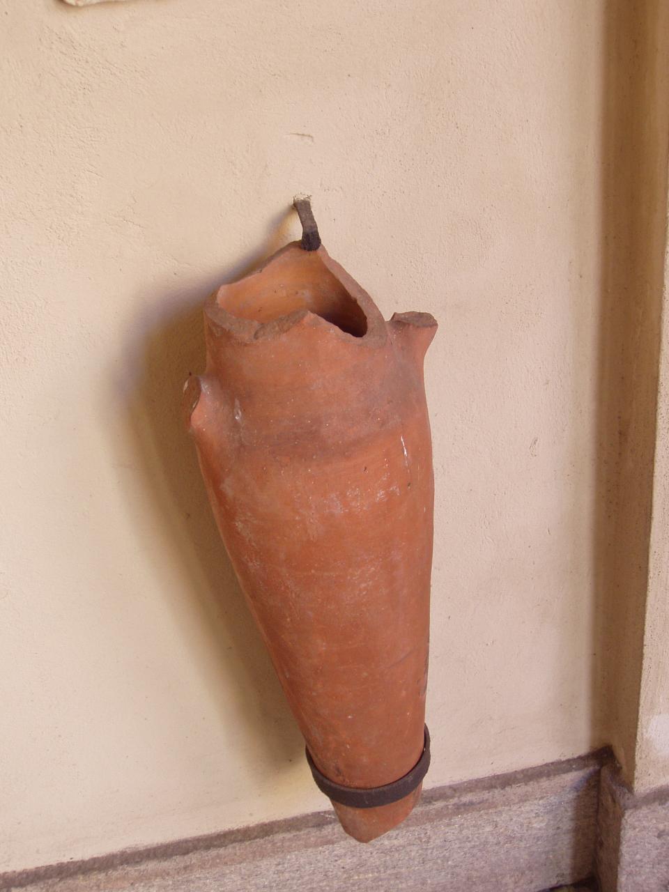 anfora in terracotta (anfora) - n.d. (n.d.)