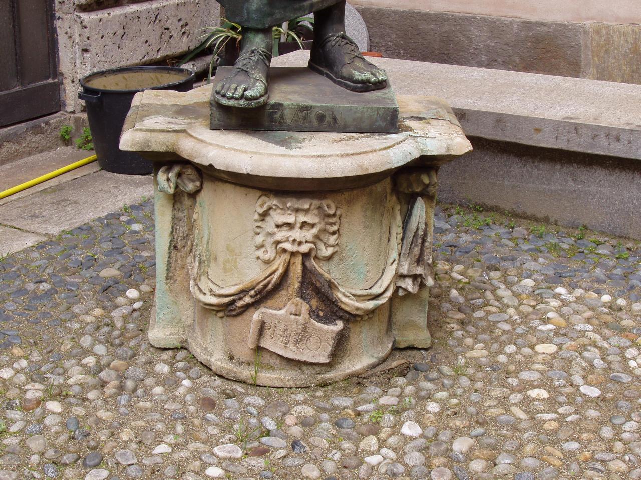 Piedistallo (3) (piedistallo) di Bussola, Dionigi (seconda metà sec. XVII)